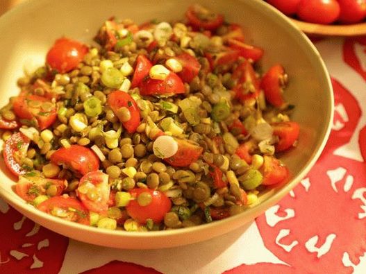 Tomato Corn Salad with Lentils
