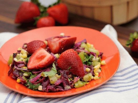 Grilled red cabbage salad with avocado dressing