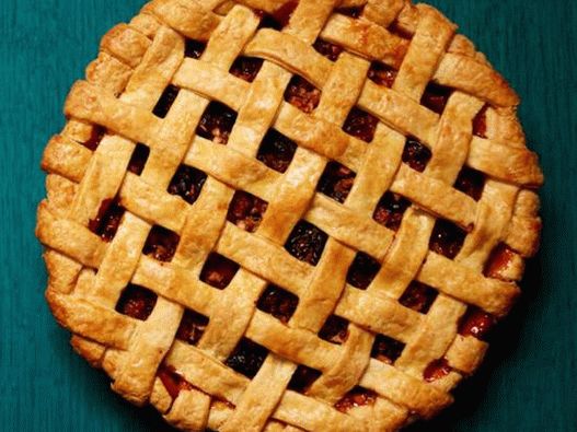 Photo of the dish - Lattice pie with apples and dried figs