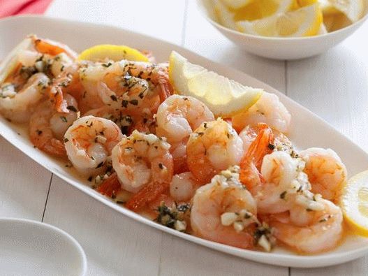 Shrimps with lemon-vermouth sauce