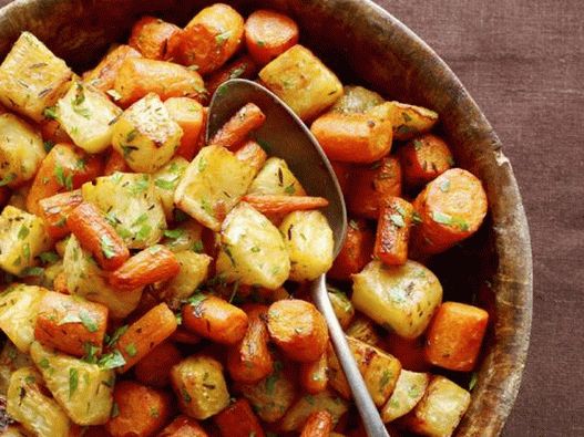 Baked celery roots and carrots