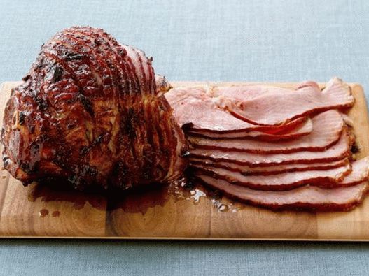 Baked ham in orange-fig glaze