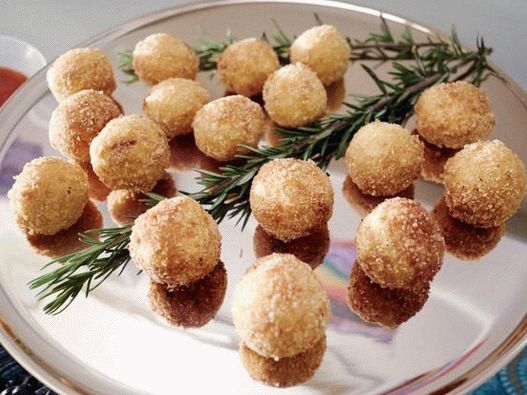 Arancini with chicken stuffing