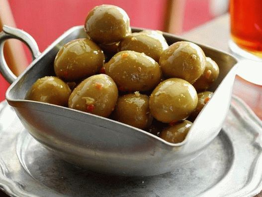 Pickled olives in citrus marinade
