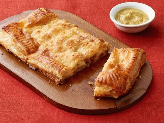 Puff with cheese and sausage