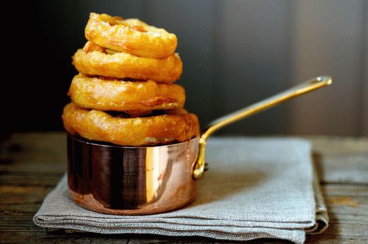 Photo Onion rings in beer batter