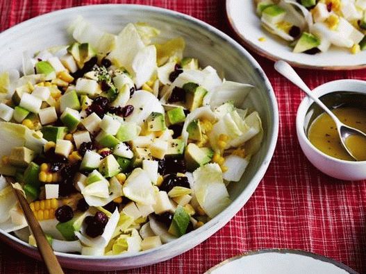 Photo Light salad with apples and corn