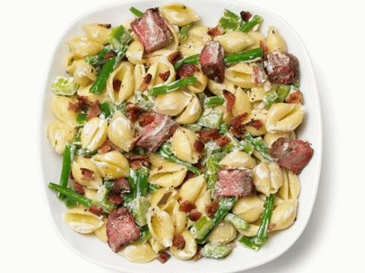 Meat salad with pasta, bell pepper and green beans