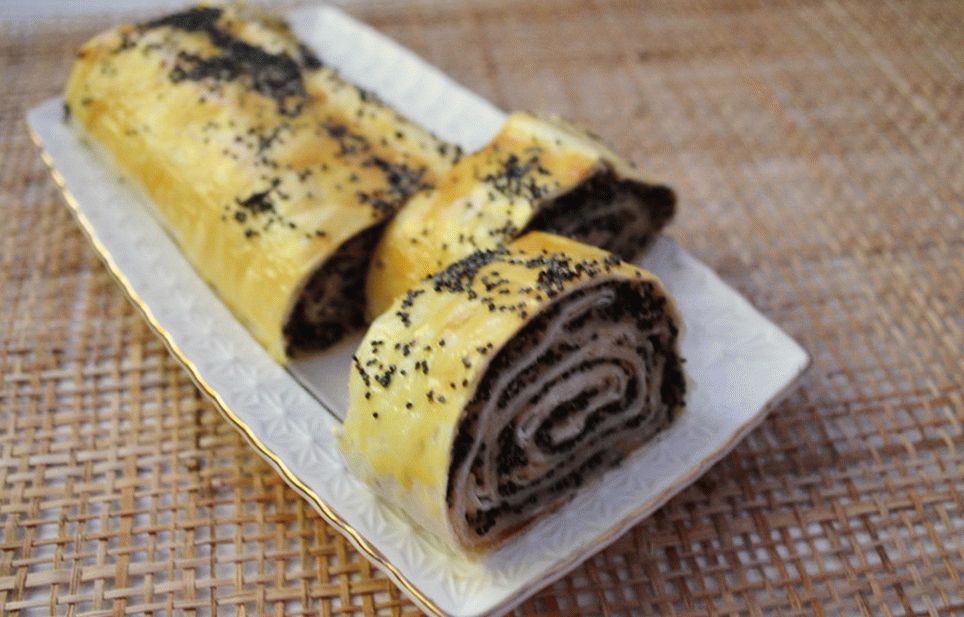 Poppy seed roll in pita bread