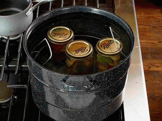 Sterilize the workpiece in boiling water