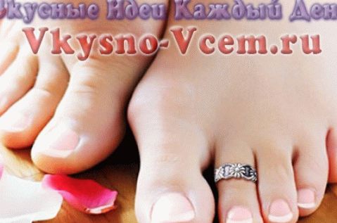 exfoliating foot mask