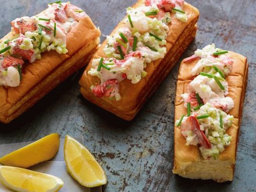 Photo Butter sandwich with lobster for a child