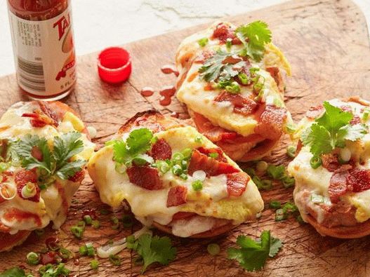 Photo of the dish - Hot Molletes sandwiches with fried eggs and bacon