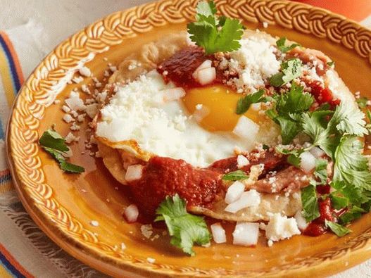 Dish Photography - Mexican Scrambled Eggs - Uevos Rancheros