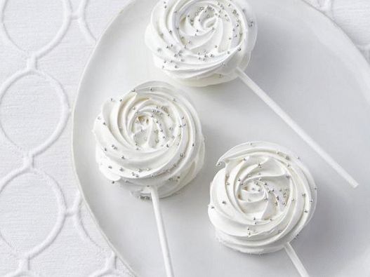 Photo of Meringues on sticks