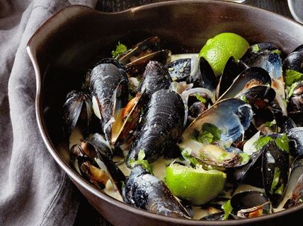 Photo of Mussels with Coconut Milk and Curry