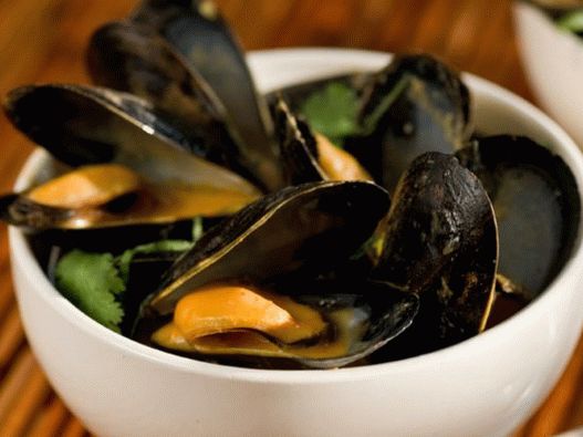 Thai Mussels with Red Curry