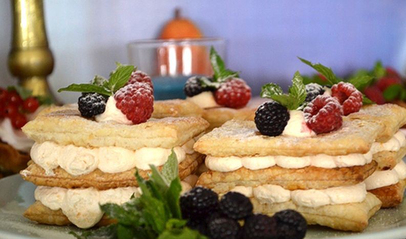 Millefeuille cottage cheese and berry