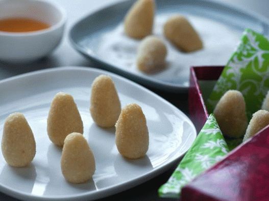 Photo Macaroons with orange flavor