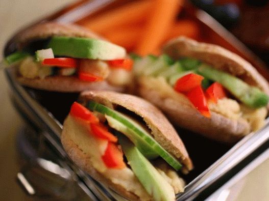 Photo Mini sandwiches stuffed with beans from school to school