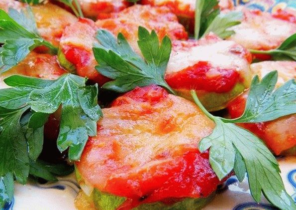 Zucchini mini pizzas