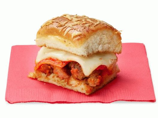 Photo Mini-sandwiches with minced meat and pepperoni
