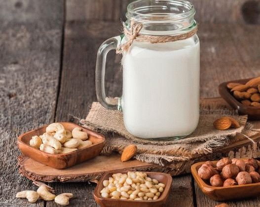 Photo Cashew milk at home
