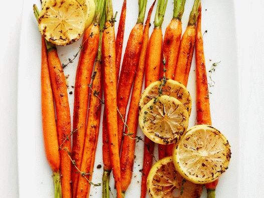 Photo Carrots baked with lemon and thyme
