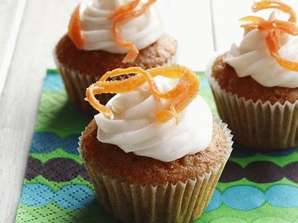 Photo Carrot mini-muffins with cream