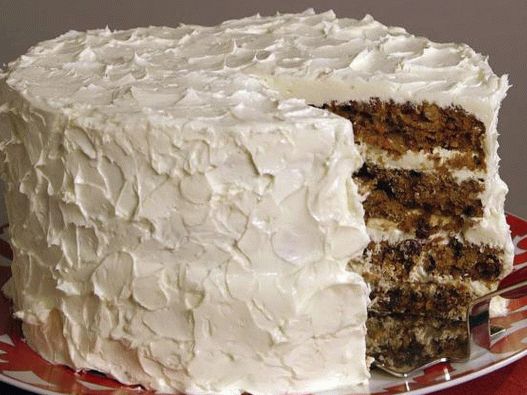 Photo Carrot cake with cream of white chocolate