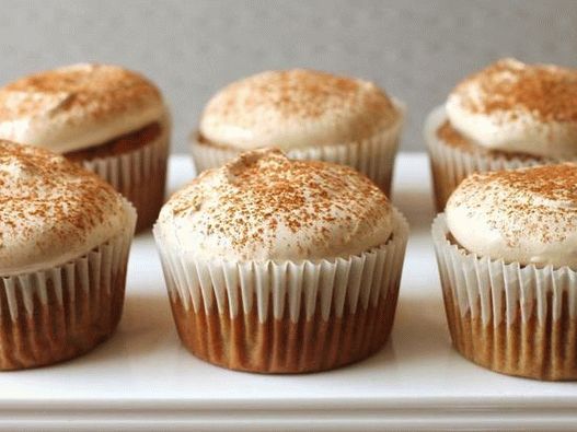 Photo of Carrot-Banana Cupcakes in Meringue Glaze with Coconut Sugar