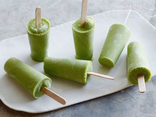 Photo Ice cream with kale cabbage