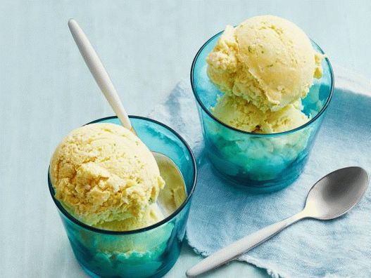 Photo Ice cream with mango, coconut and lime without ice cream