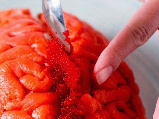 Make a track of caviar in the recess