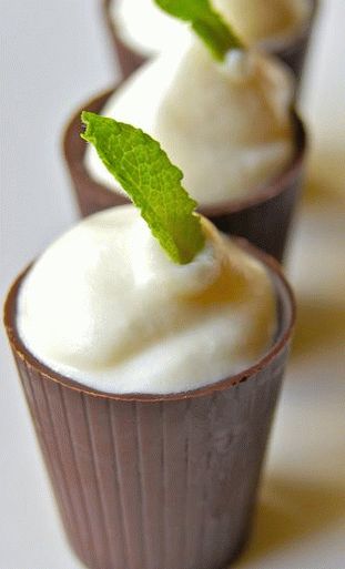 Photo Mousse with white chocolate and mint