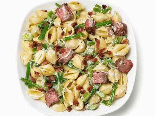 Photo Meat salad with pasta, bell pepper and green beans