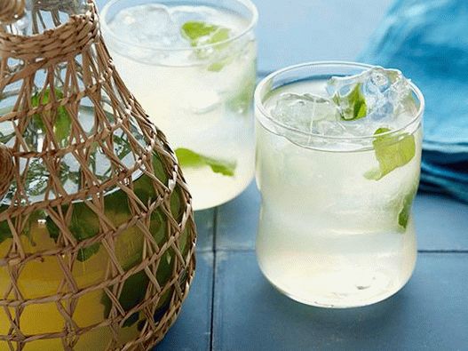 Photo Mint lemonade with rum