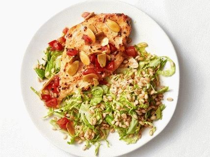 Photo Natural turkey cutlets with pearl salad