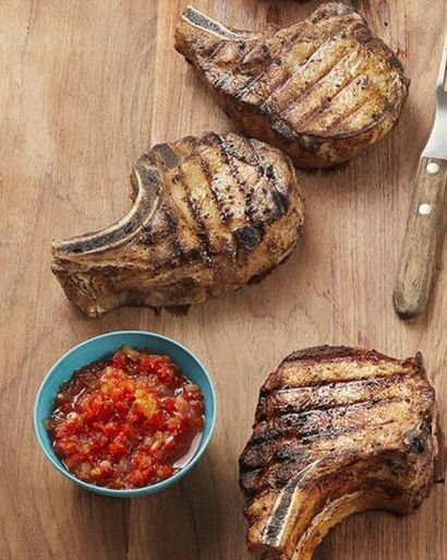 Photo Natural cutlets in a brine made of sweet tea with pepper religion