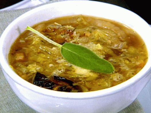 Photo Vegetable soup with pumpkin and sage