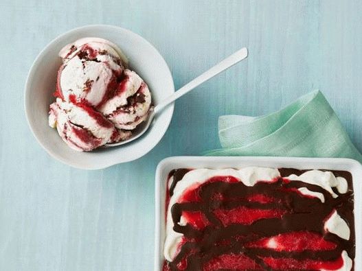 Photo Neapolitan ice cream with strawberries