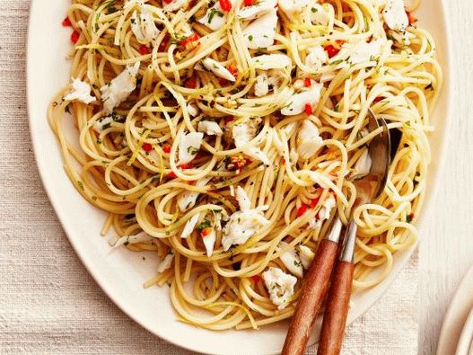 Photo Low-calorie pasta with spicy crab