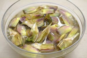 Omelet with artichokes