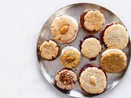 Photo Walnut Sandwich Cookies