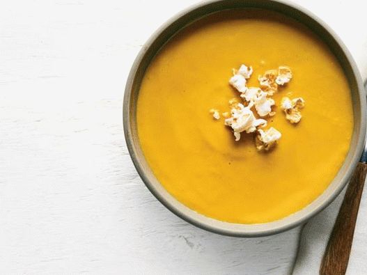 Dish Photography - Pumpkin Soup with Curry and Popcorn