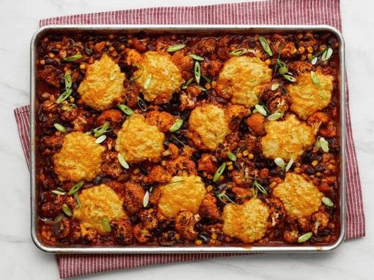 Photo of the dish - Chili with vegetables in the oven with corn buns