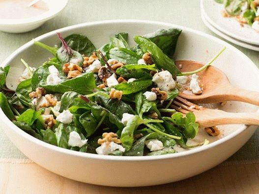 Spinach Salad with Walnut Oil
