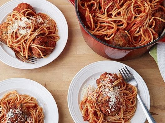 Photo Spicy Turkey Meatballs with Spaghetti