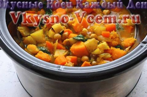 vegetable stew in a slow cooker