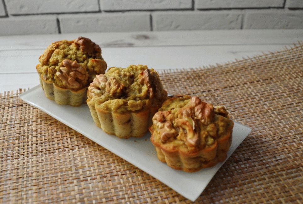 Oat muffins for breakfast